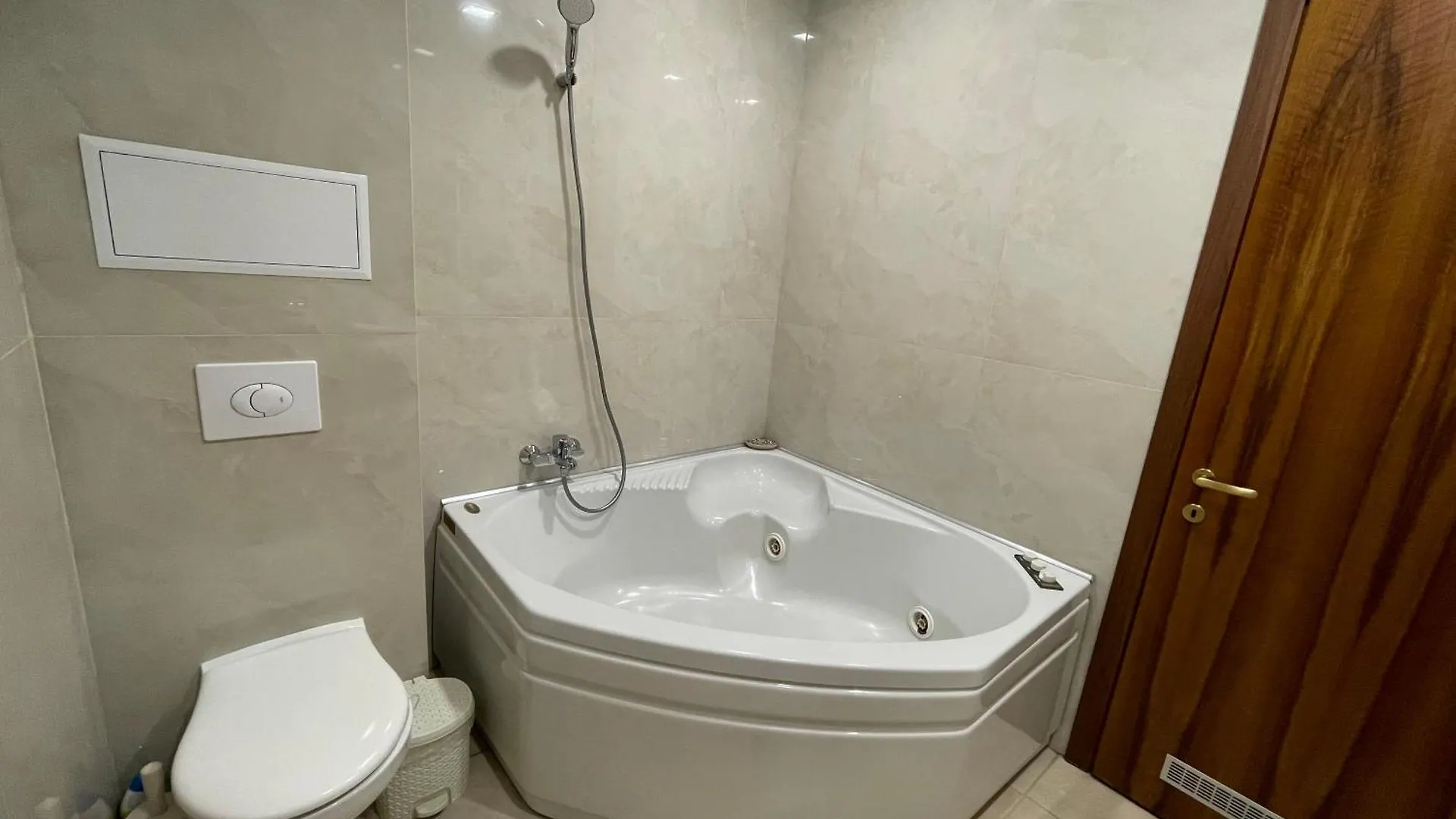 Apartment 2025 Avi Jacuzzi Studio For A Family With Kids Varna
